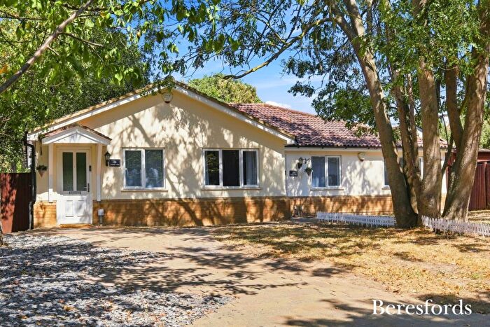 2 Bedroom Bungalow For Sale In Seymer Road, Romford, RM1