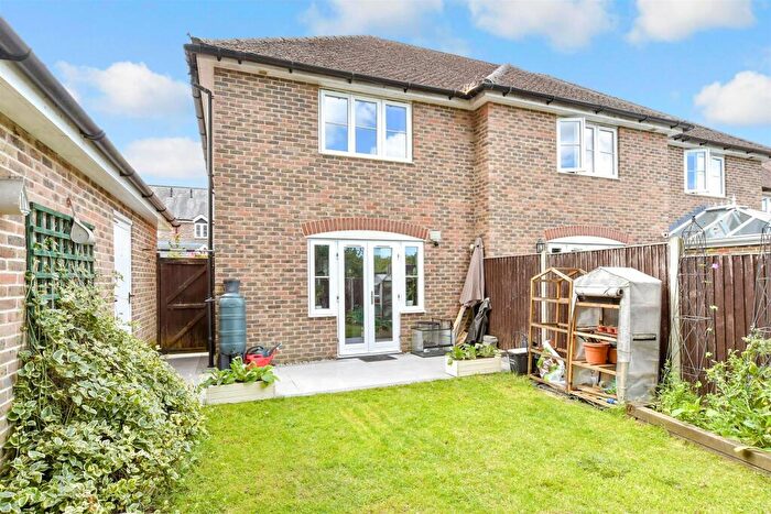 2 Bedroom End Of Terrace House For Sale In Oak Close, Sittingbourne, Kent, ME9