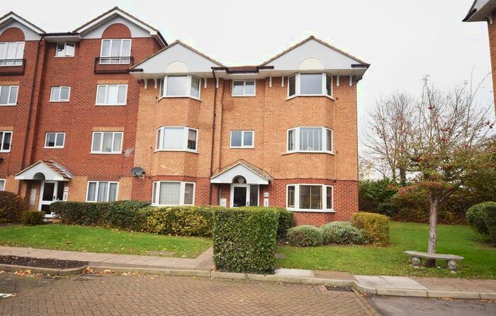 2 Bedroom Flat To Rent In Varsity Drive, Twickenham, TW1