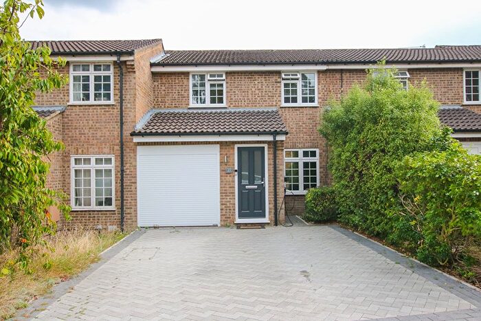 3 Bedroom Terraced House For Sale In Crofton Close, Bracknell, RG12