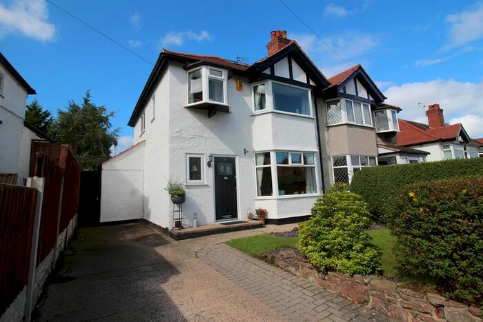 3 Bedroom Semi-Detached House To Rent In Pine View Drive, Heswall, Wirral, CH61