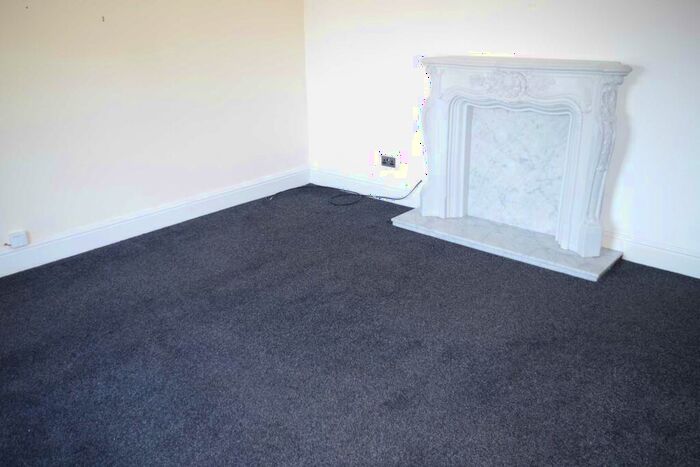 2 Bedroom Flat To Rent In Cross Lane, Radcliffe, M26