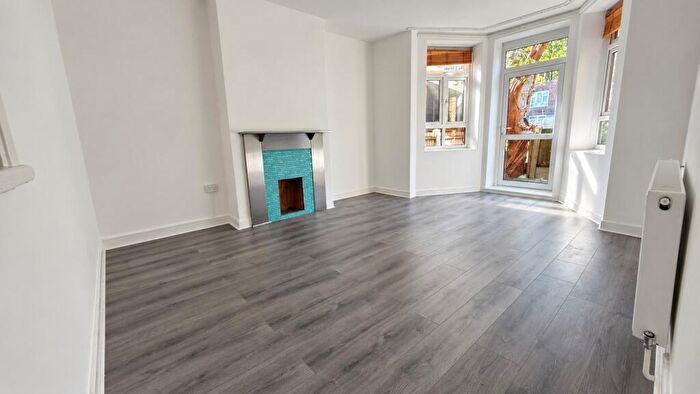2 Bedroom Flat To Rent In Runnymede House, Homerton, E9