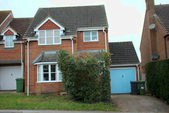 3 Bedroom Detached House To Rent In Aldbourne Close, Hungerford, ., RG17