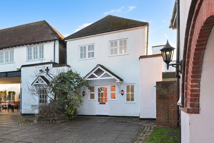 2 Bedroom Detached House For Sale In High Street, Godalming, GU7
