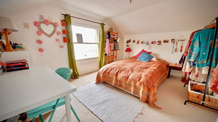 3 Bedroom Flat To Rent In Bath Buildings, Bristol, BS6