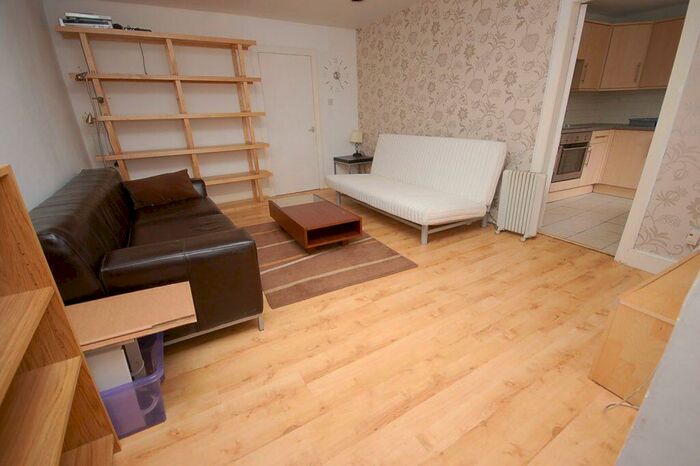 1 Bedroom Flat To Rent In L &#; St. Patrick Square, Edinburgh, EH8