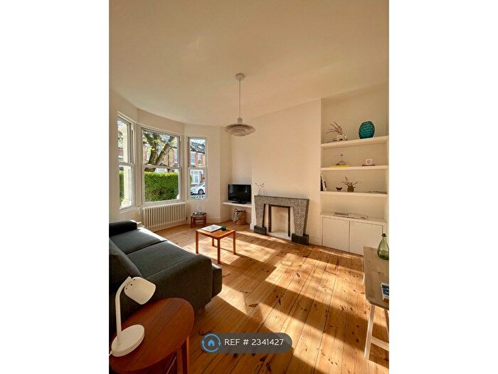 2 Bedroom Flat To Rent In Leytonstone, London, E11