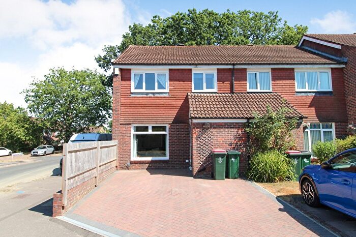 3 Bedroom End Of Terrace House For Sale In Fairway, Ifield, Crawley, West Sussex., RH11