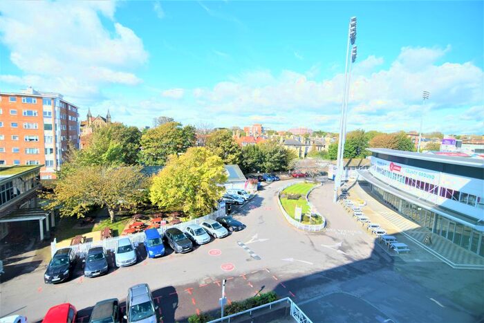 2 Bedroom Flat To Rent In Eaton Road, Hove, BN3