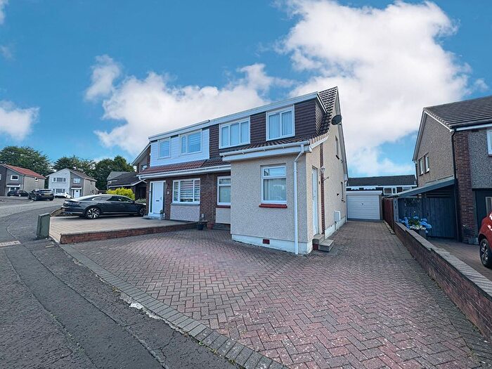 3 Bedroom Semi-Detached House To Rent In Lamont Avenue, Bishopton, PA7