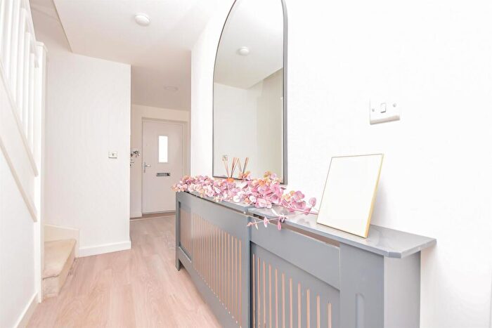 4 Bedroom Semi Detached House For Sale In Stork Lane, Rothwell, Kettering, NN14