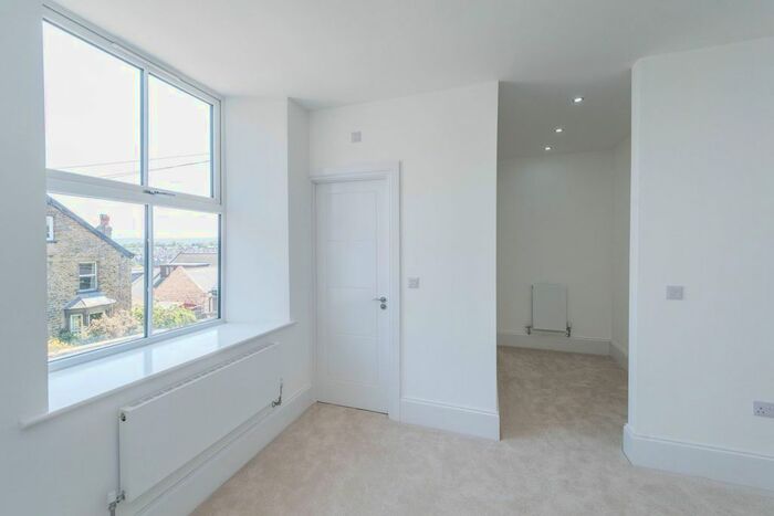 2 Bedroom Flat To Rent In Brocco Bank, Sheffield, S11