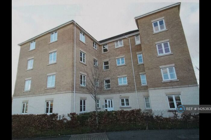 2 Bedroom Flat To Rent In Oakley Pk, Swindon, Wilts, SN3