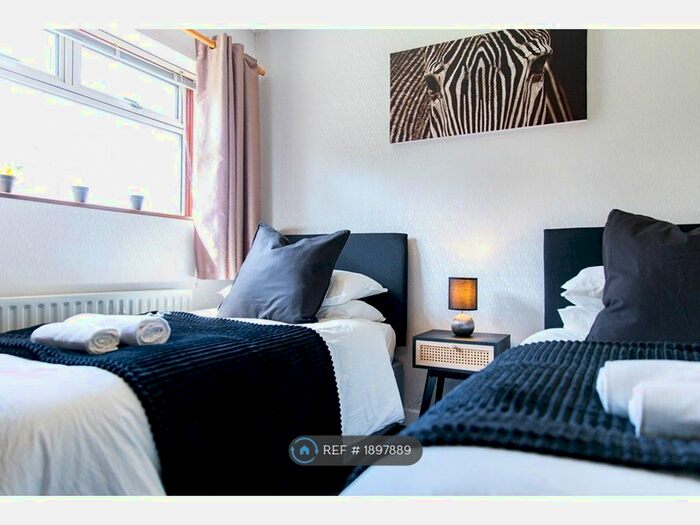 3 Bedroom Semi-Detached House To Rent In Hayfield Place, Sheffield, S12