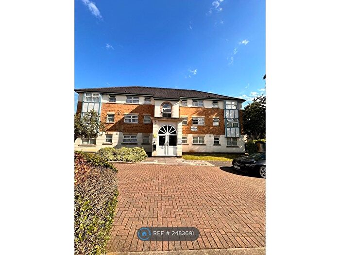 2 Bedroom Flat To Rent In Adeliza Close, Barking, IG11