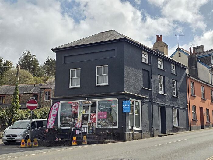 4 Bedroom Town House For Sale In St. Thomas Road, Launceston, PL15