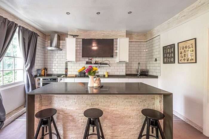 1 Bedroom Flat To Rent In Princess Road, Primrose Hill, London, NW1