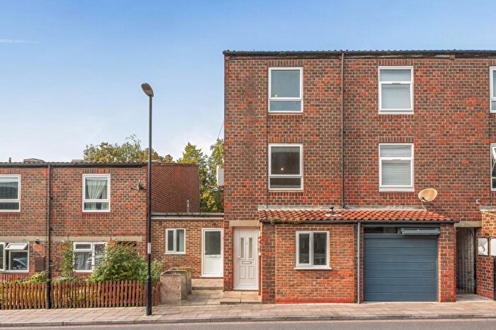 4 Bedroom End Of Terrace House For Sale In Carteret Way, SE8
