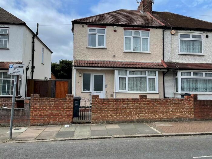 4 Bedroom Semi-Detached House To Rent In Tiverton Road, Hounslow, TW3
