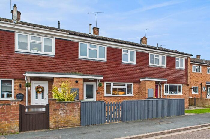 3 Bedroom Terraced House For Sale In Yardley Avenue, Pitstone, LU7