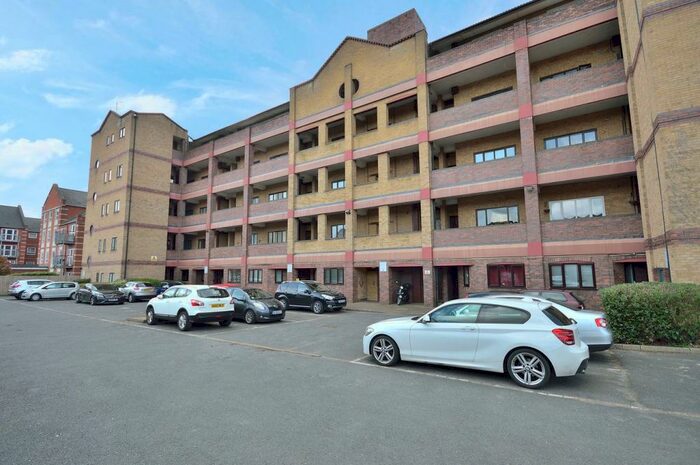 1 Bedroom Apartment To Rent In Baronson Gardens, Northampton, NN1