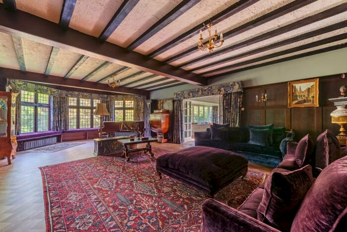 6 Bedroom Detached House To Rent In Butlers Dene Road Woldingham, CR3