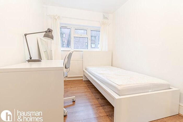 3 Bedroom Flat To Rent In North End Road, Golders Green, NW11