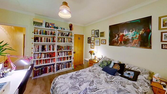 4 Bedroom Semi Detached House To Rent In Guildford Park Road, Guildford, GU2