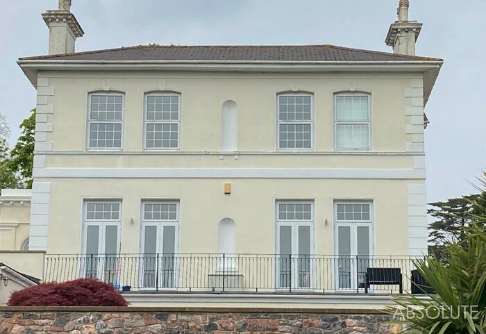 2 Bedroom Flat To Rent In Babbacombe Road, Torquay, Devon, TQ1