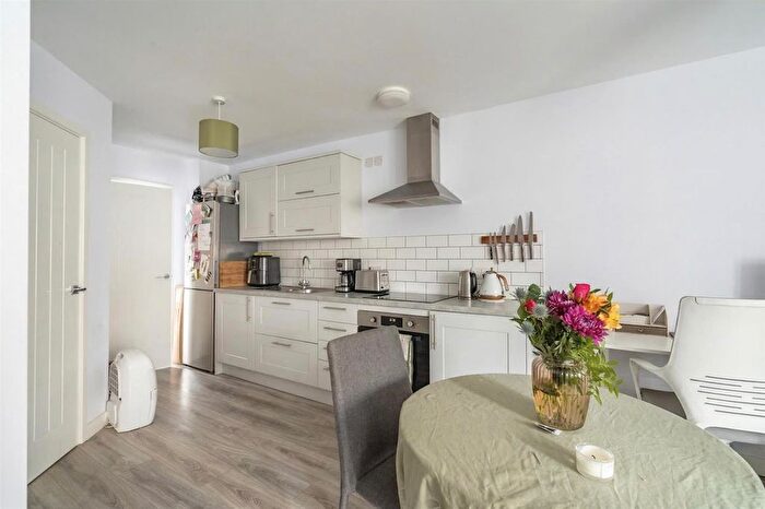 1 Bedroom Flat For Sale In Fifth Avenue, York, YO31