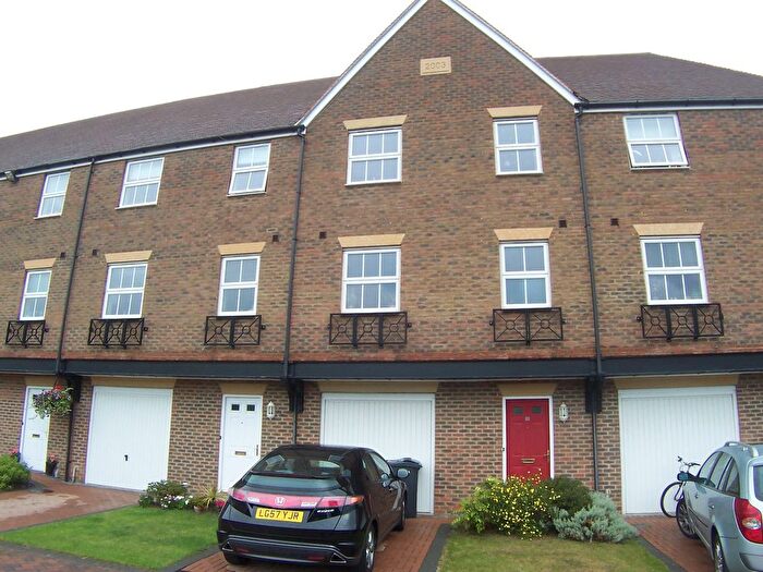 4 Bedroom Town House To Rent In Medway Court, Aylesford, ME20