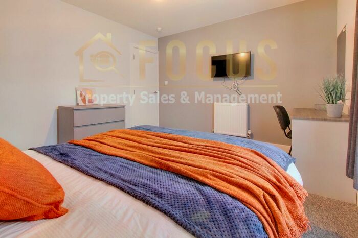 3 Bedroom Terraced House To Rent In Queens Road, Leicester, LE2