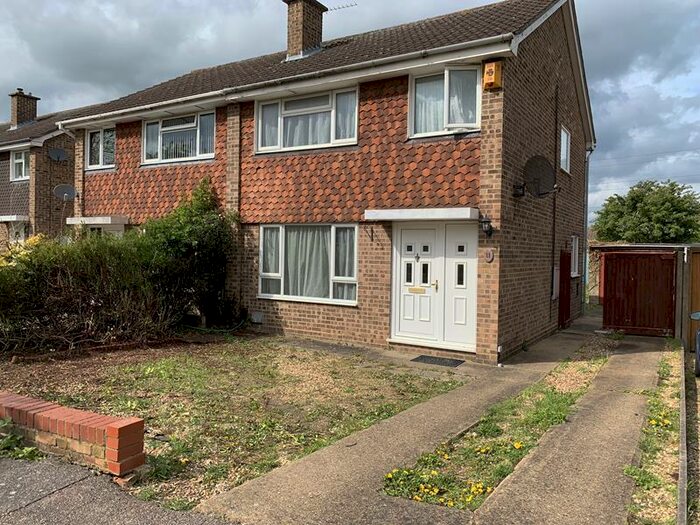 3 Bedroom Semi-Detached House To Rent In Goodrich Avenue, Bedford, MK41