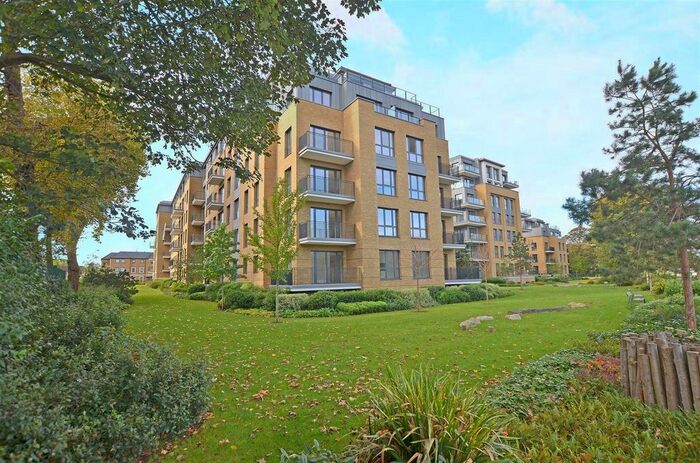 3 Bedroom Flat To Rent In Pinewood Gardens, Teddington, TW11