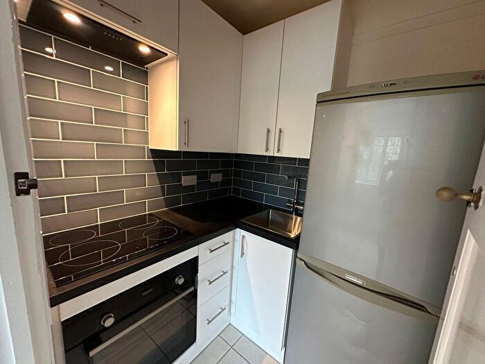 Studio To Rent In Tilford Road, Hindhead, GU26