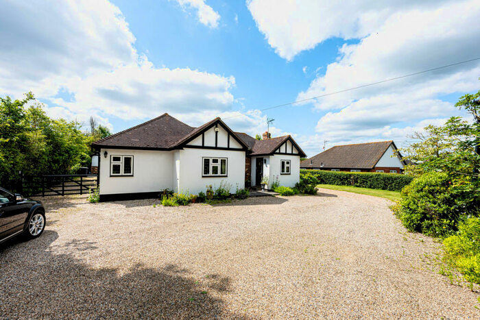 4 Bedroom Detached Bungalow For Sale In Lark Hill Road, Rochford, SS4