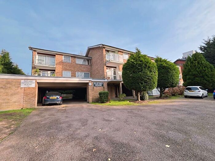 2 Bedroom Flat To Rent In Dennis Lane, Stanmore, Middlesex, HA7