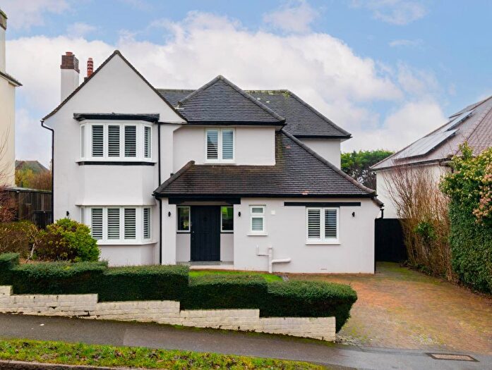 4 Bedroom Detached House For Sale In West Hill, Sanderstead, CR2