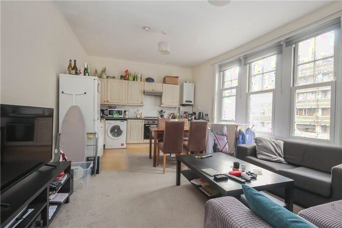 2 Bedroom Flat To Rent In Balham Hill, London, SW12