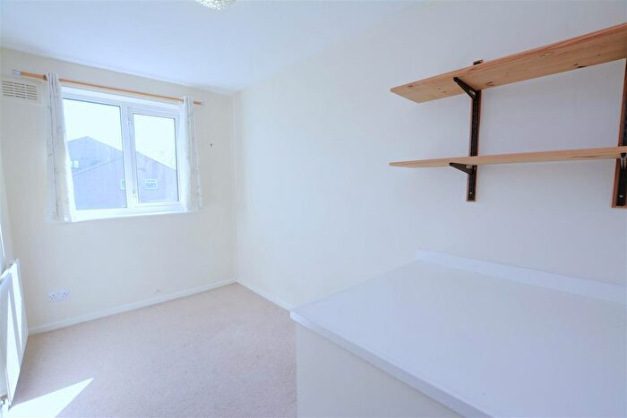 2 Bedroom End Of Terrace House To Rent In Hogarth Crescent, Colliers Wood, SW19