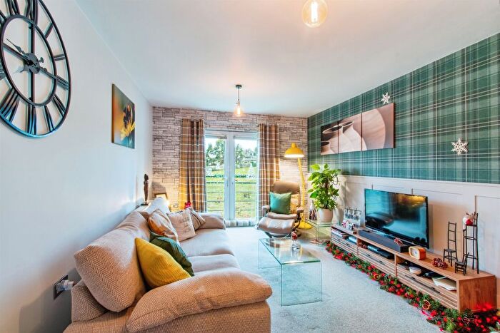 2 Bedroom Flat For Sale In Fieldmoor Lodge, Pudsey, LS28