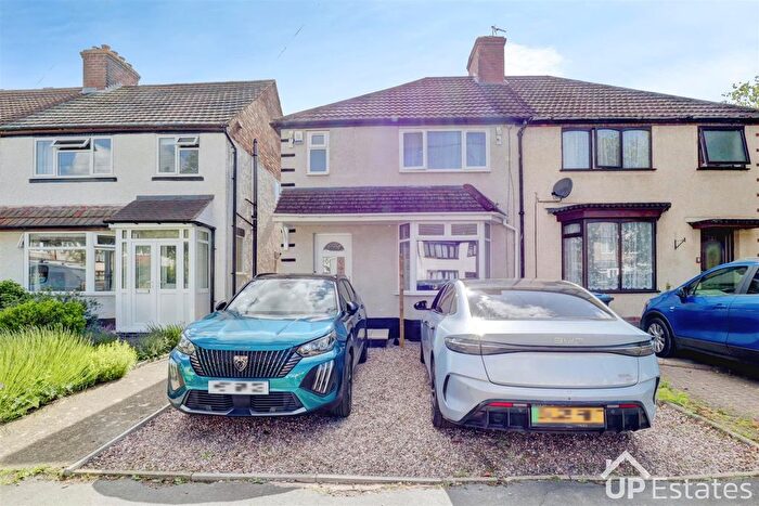 3 Bedroom Semi-detached House For Sale In Fareham Avenue, Hillmorton, Rugby, CV22