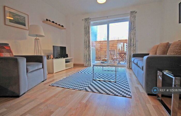 2 Bedroom Semi-Detached House To Rent In Flamsteed Close, Cambridge, CB1