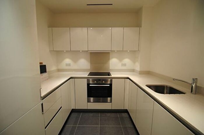 2 Bedroom Flat To Rent In Hogarth Crescent, Croydon, CR0