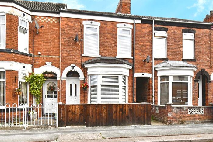 2 Bedroom Terraced House For Sale In Lee Street, Hull, HU8