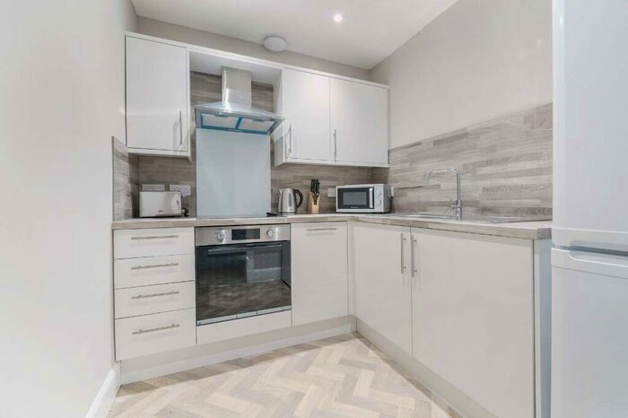 2 Bedroom Flat To Rent In Livingstone Place, Marchmont, Edinburgh, EH9