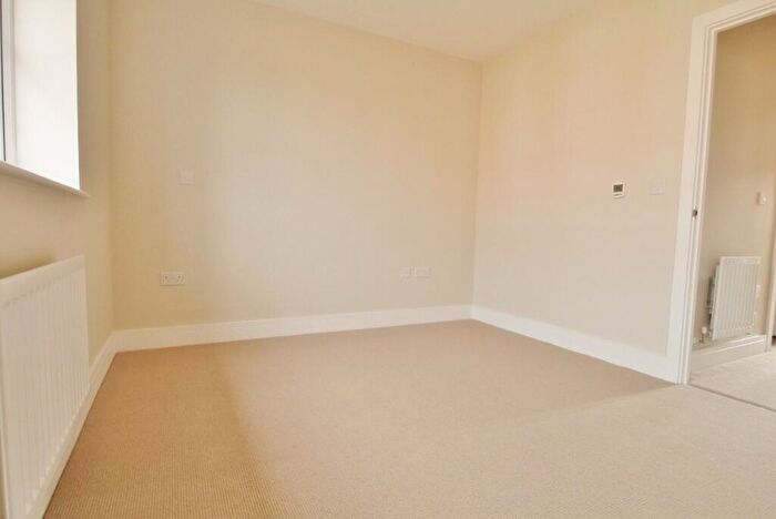 2 Bedroom End Of Terrace House To Rent In Longhurst Avenue, Highwood, Horsham, RH12