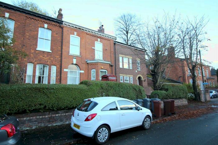 5 Bedroom Private Hall To Rent In Flat Heaton Road, Withington, M20