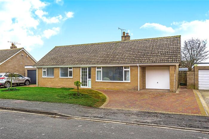 3 Bedroom Bungalow For Sale In Besbury Park, Minchinhampton, Stroud, GL6
